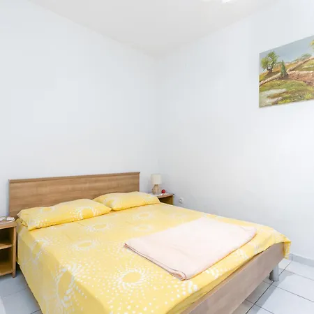 Apartment By The Sea Poljica, Trogir - 21178 *